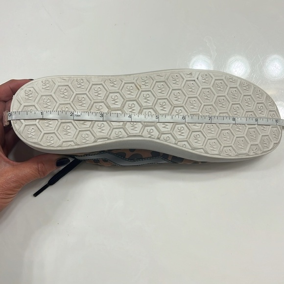 Stuart Weitzman Like New Daryl Sneaker in Leopard Print Size 6.6 - Picture 8 of 8